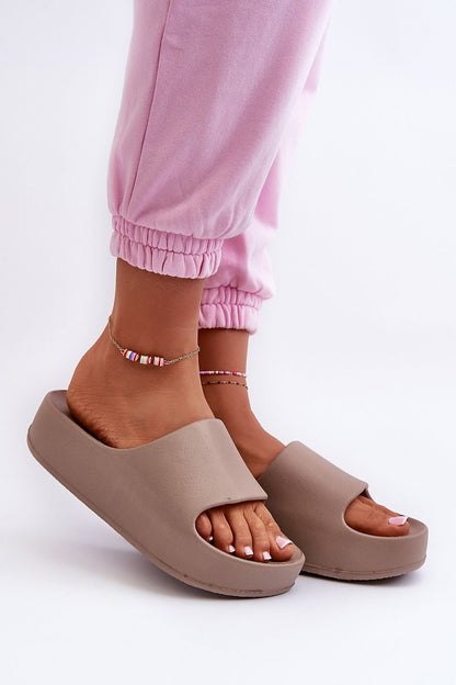 Clacquettes model 198280 Step in style