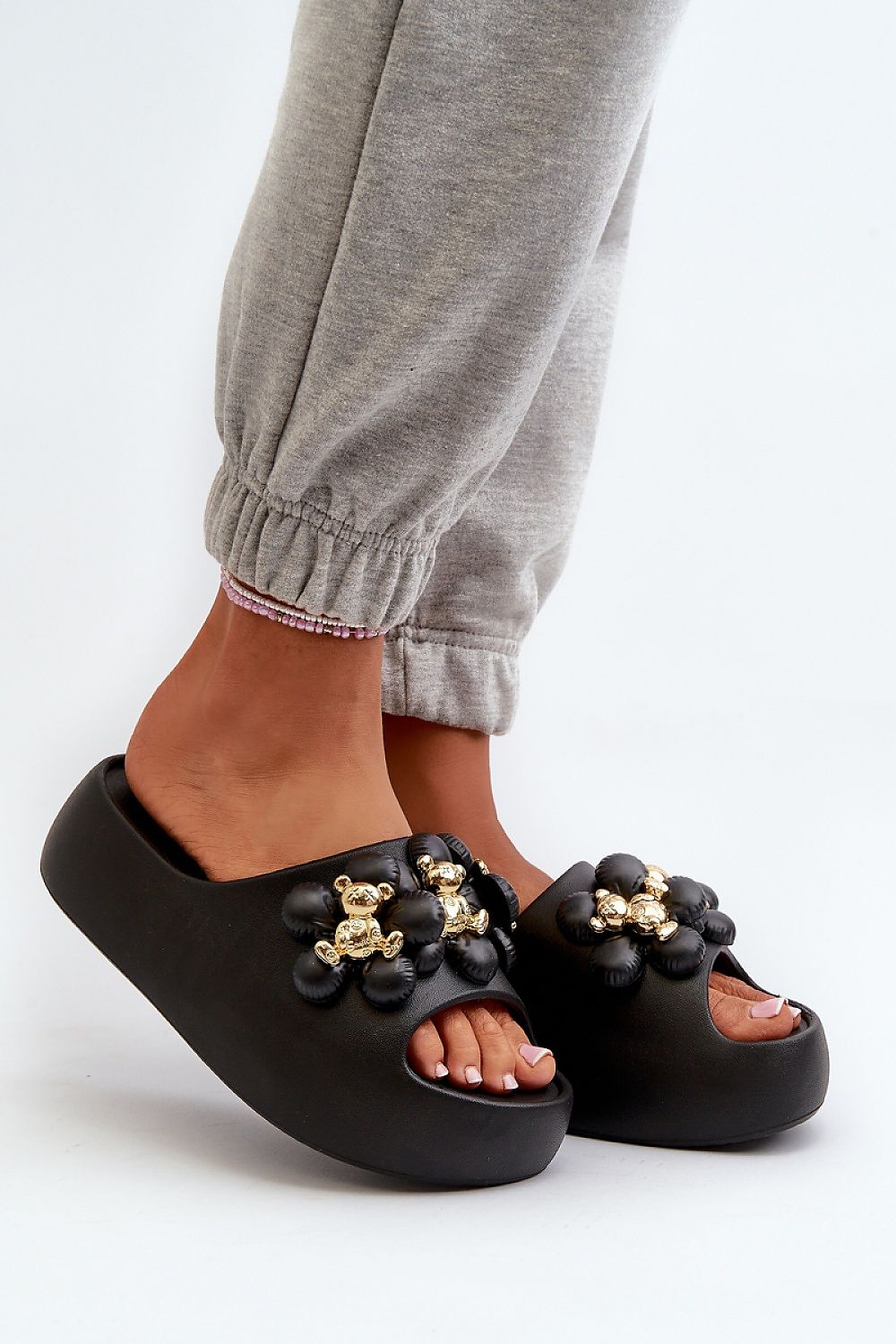 Clacquettes model 198415 Step in style