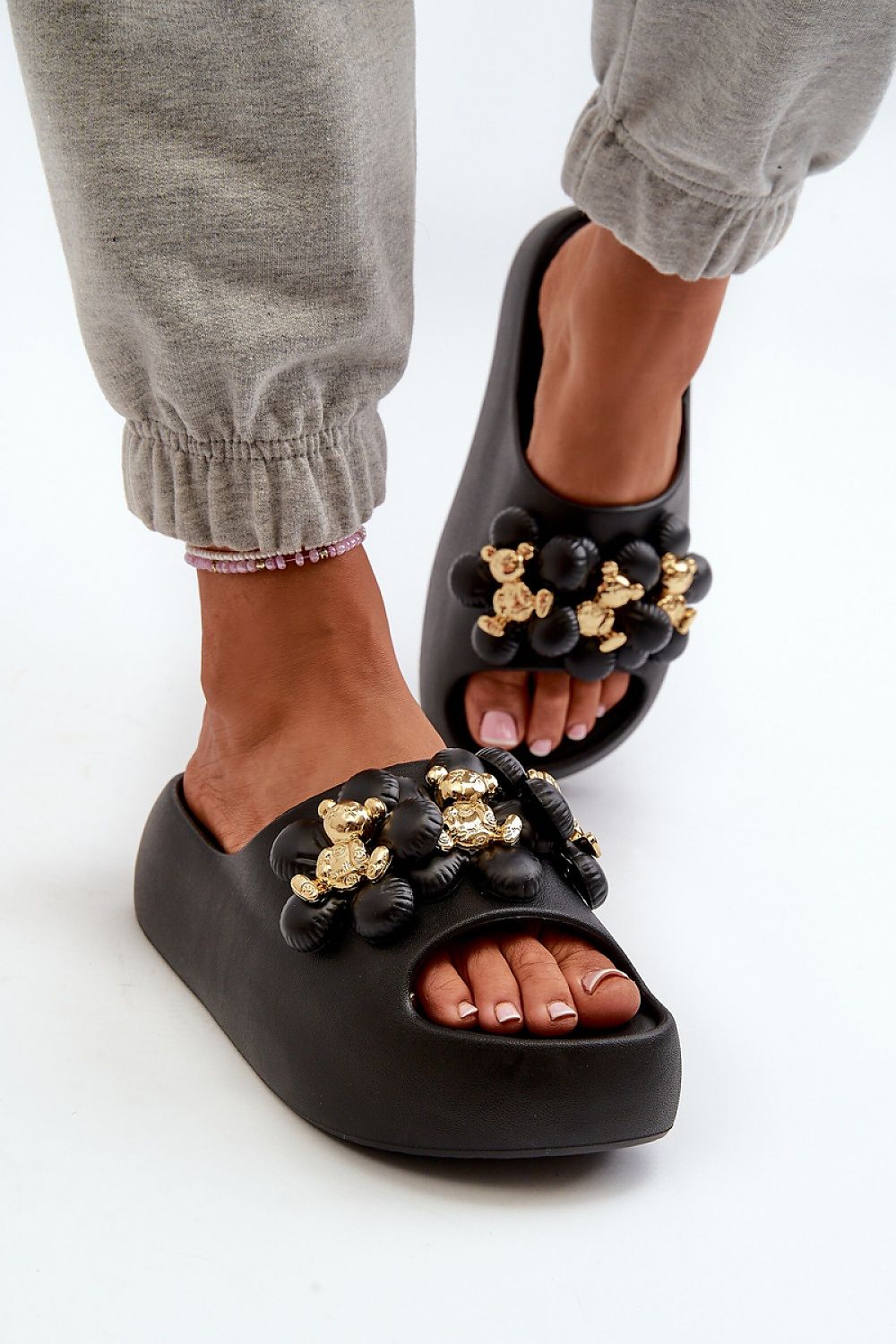 Clacquettes model 198415 Step in style