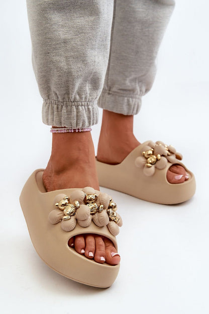 Clacquettes model 198416 Step in style