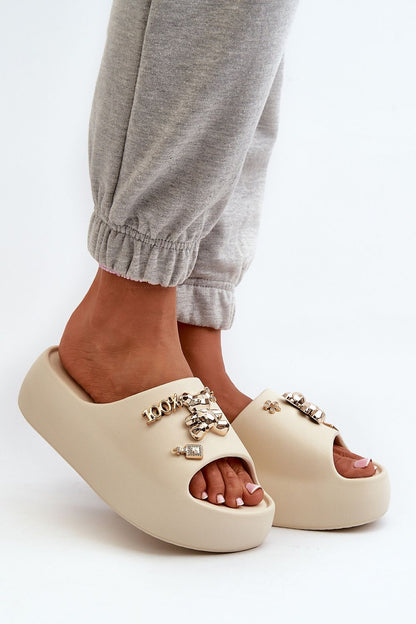 Clacquettes model 198426 Step in style