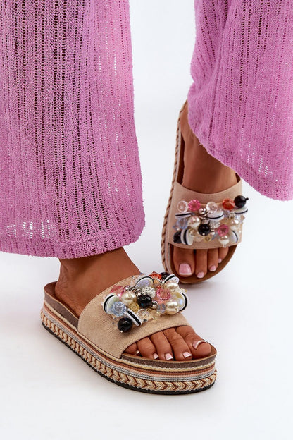 Clacquettes model 198432 Step in style