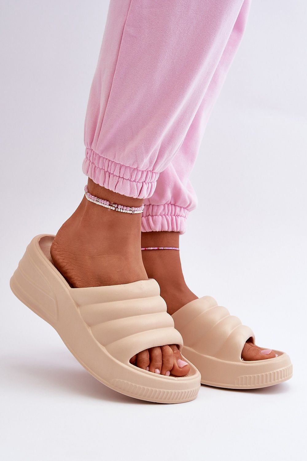 Clacquettes model 198440 Step in style