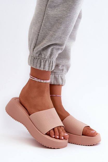 Clacquettes model 198443 Step in style