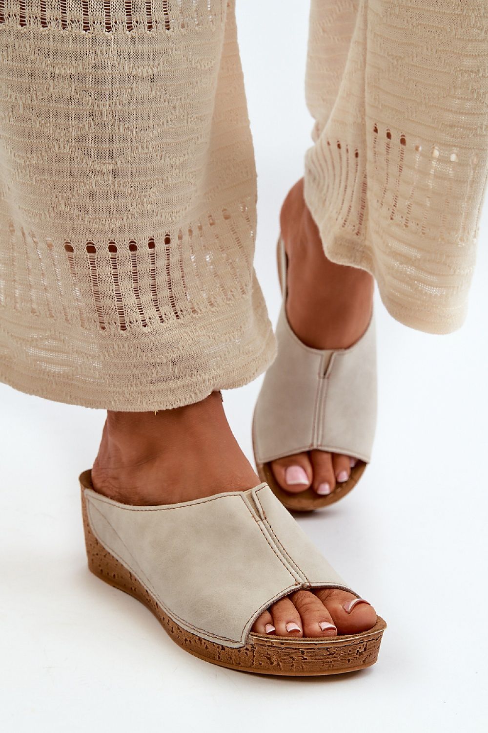 Clacquettes model 198463 Step in style