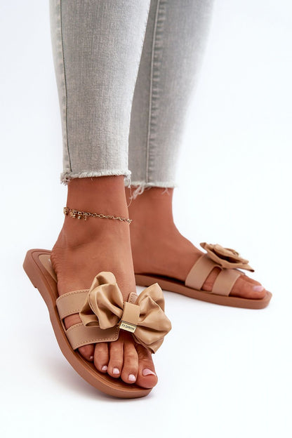 Clacquettes model 198592 Step in style