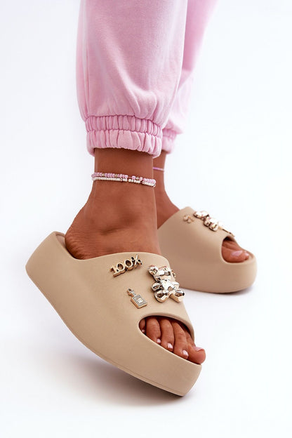 Clacquettes model 198600 Step in style