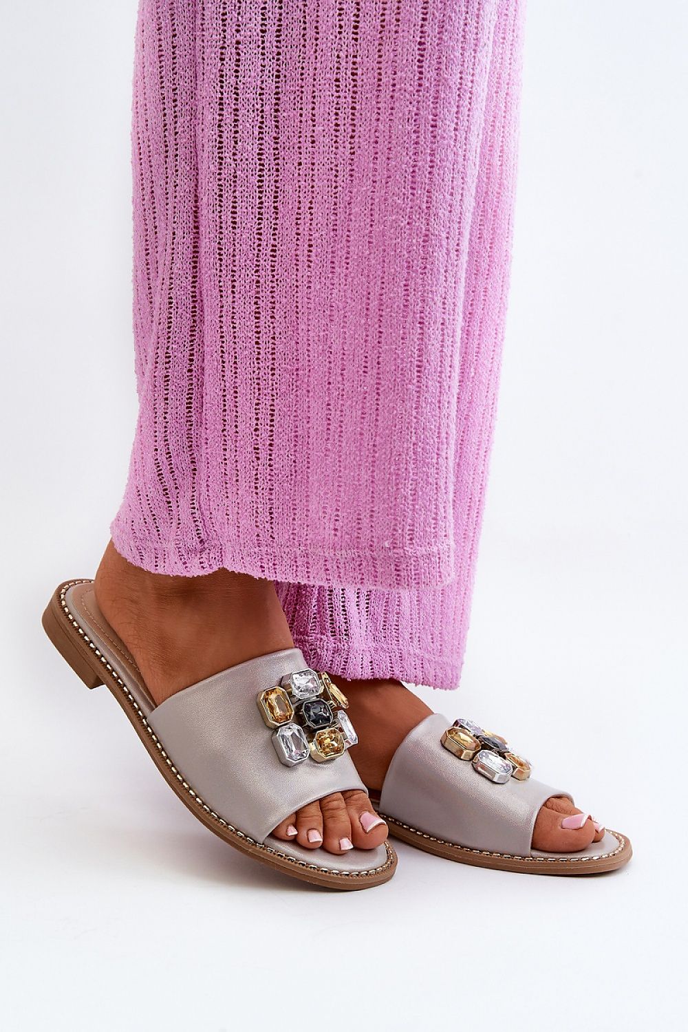 Clacquettes model 198613 Step in style
