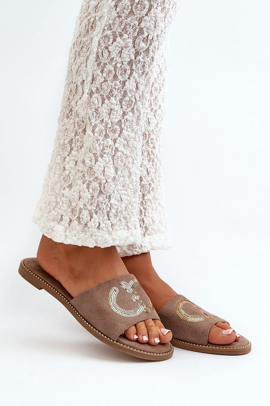 Clacquettes model 198615 Step in style