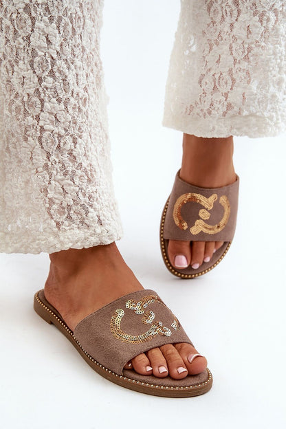Clacquettes model 198615 Step in style