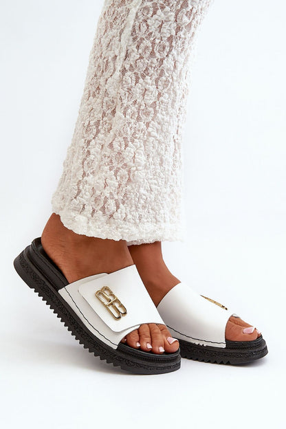Clacquettes model 198617 Step in style