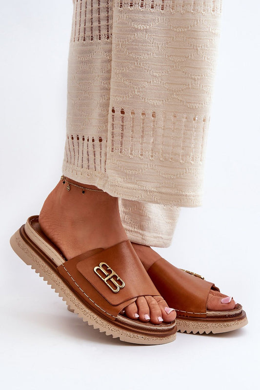 Clacquettes model 198619 Step in style