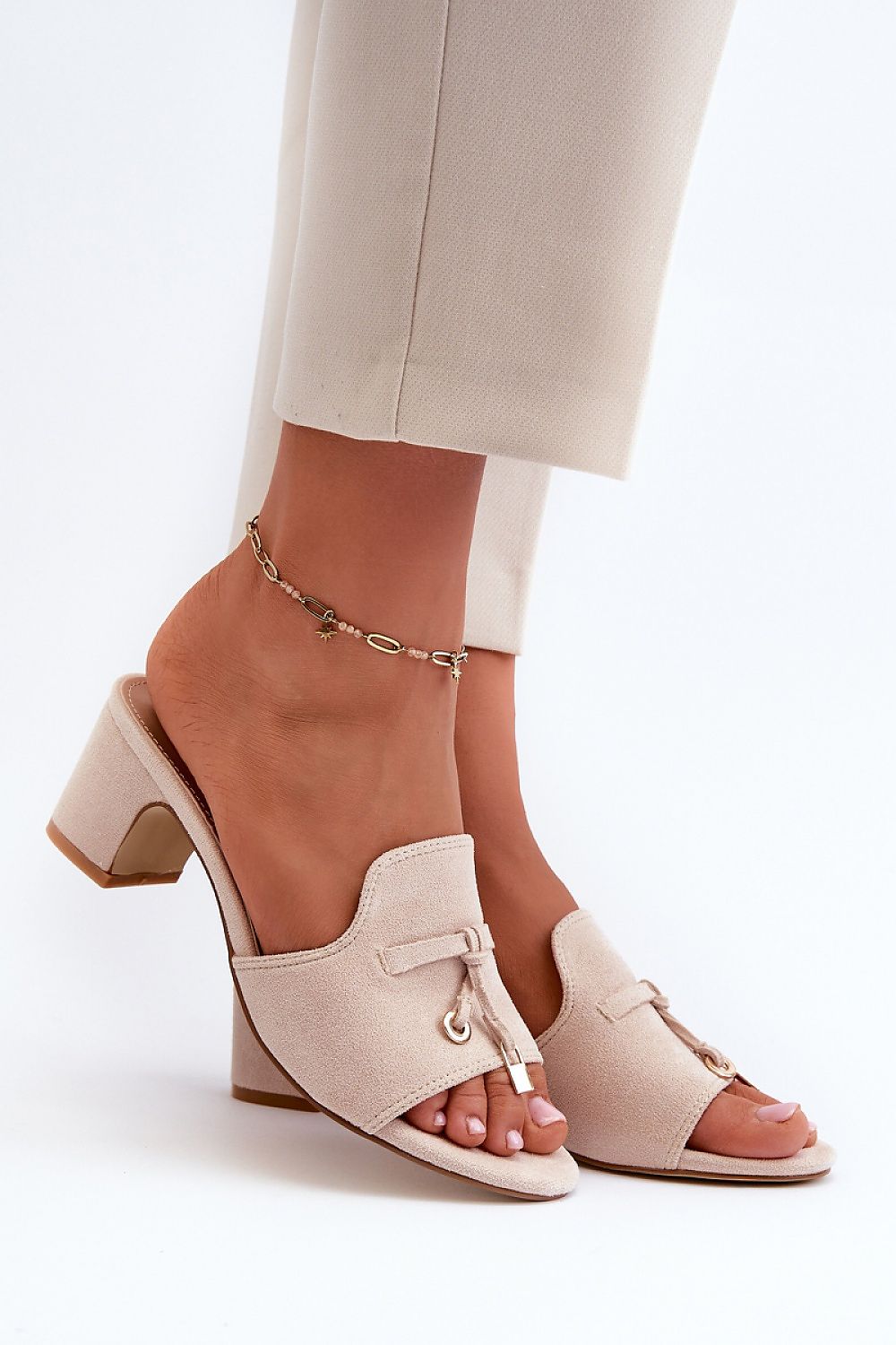 Clacquettes model 198673 Step in style