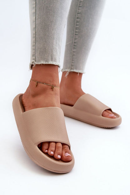 Clacquettes model 198703 Step in style