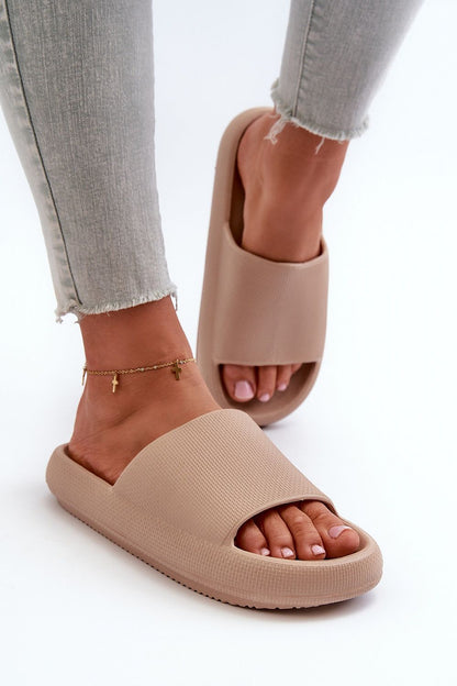 Clacquettes model 198703 Step in style