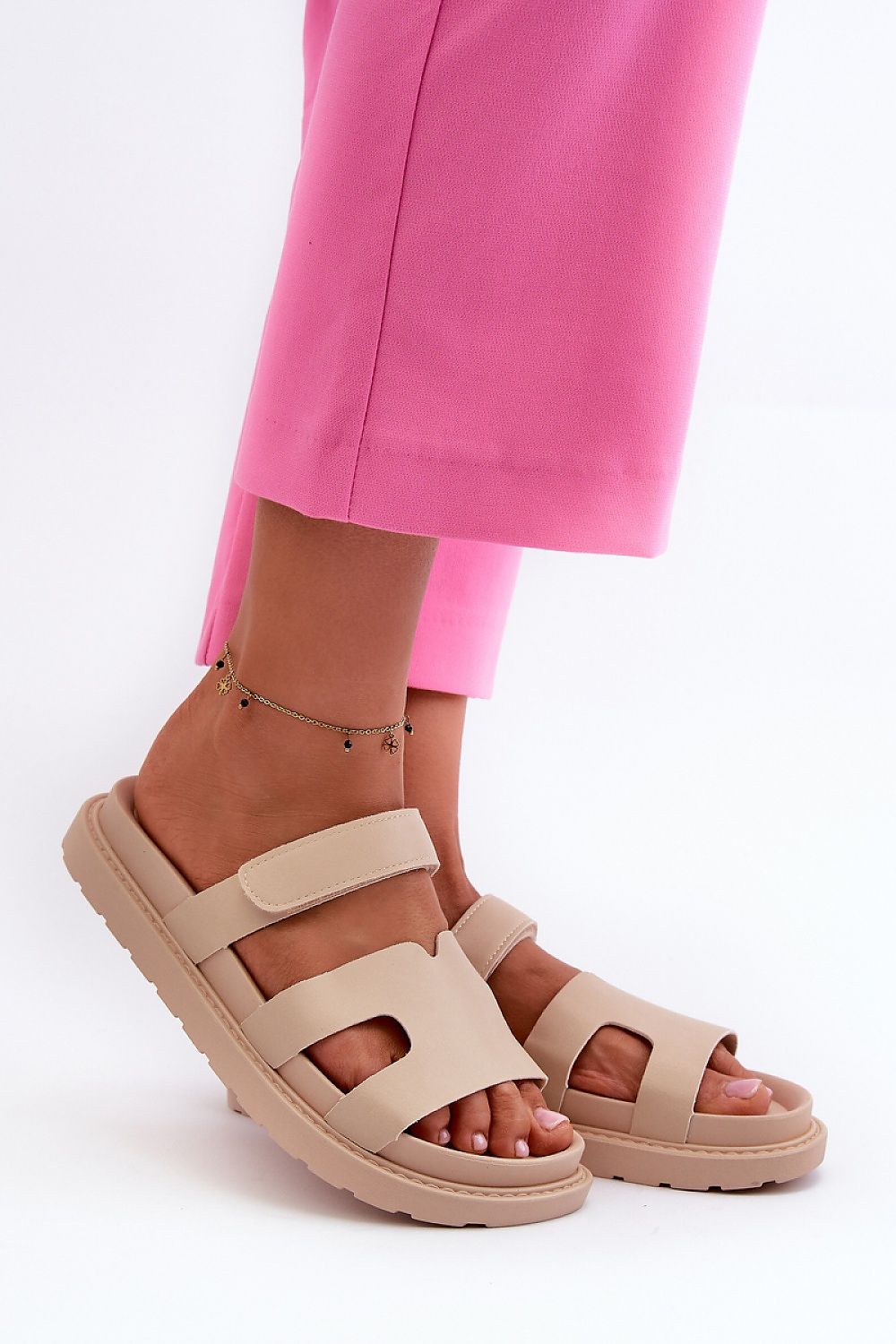 Clacquettes model 198721 Step in style