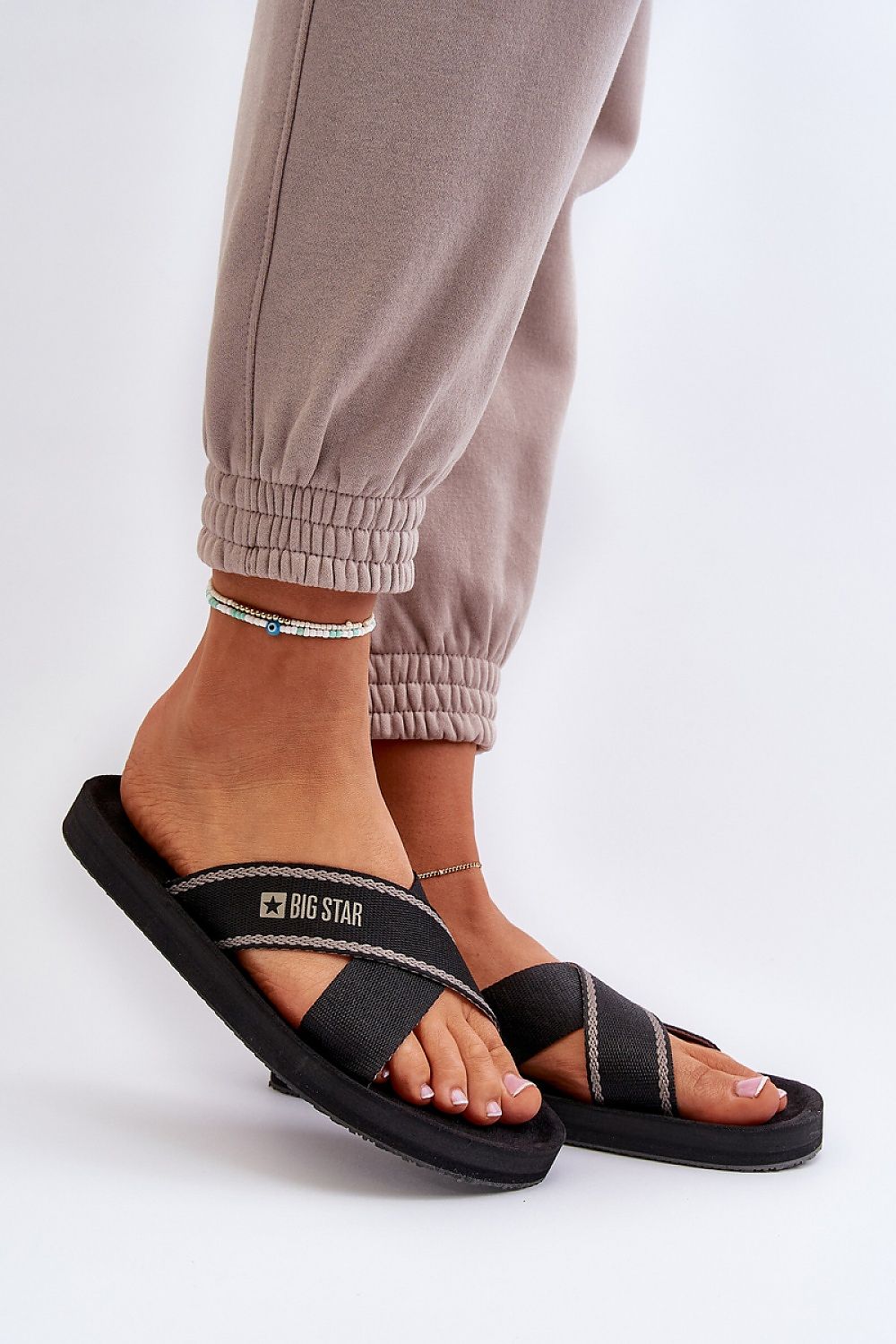 Clacquettes model 198804 Step in style