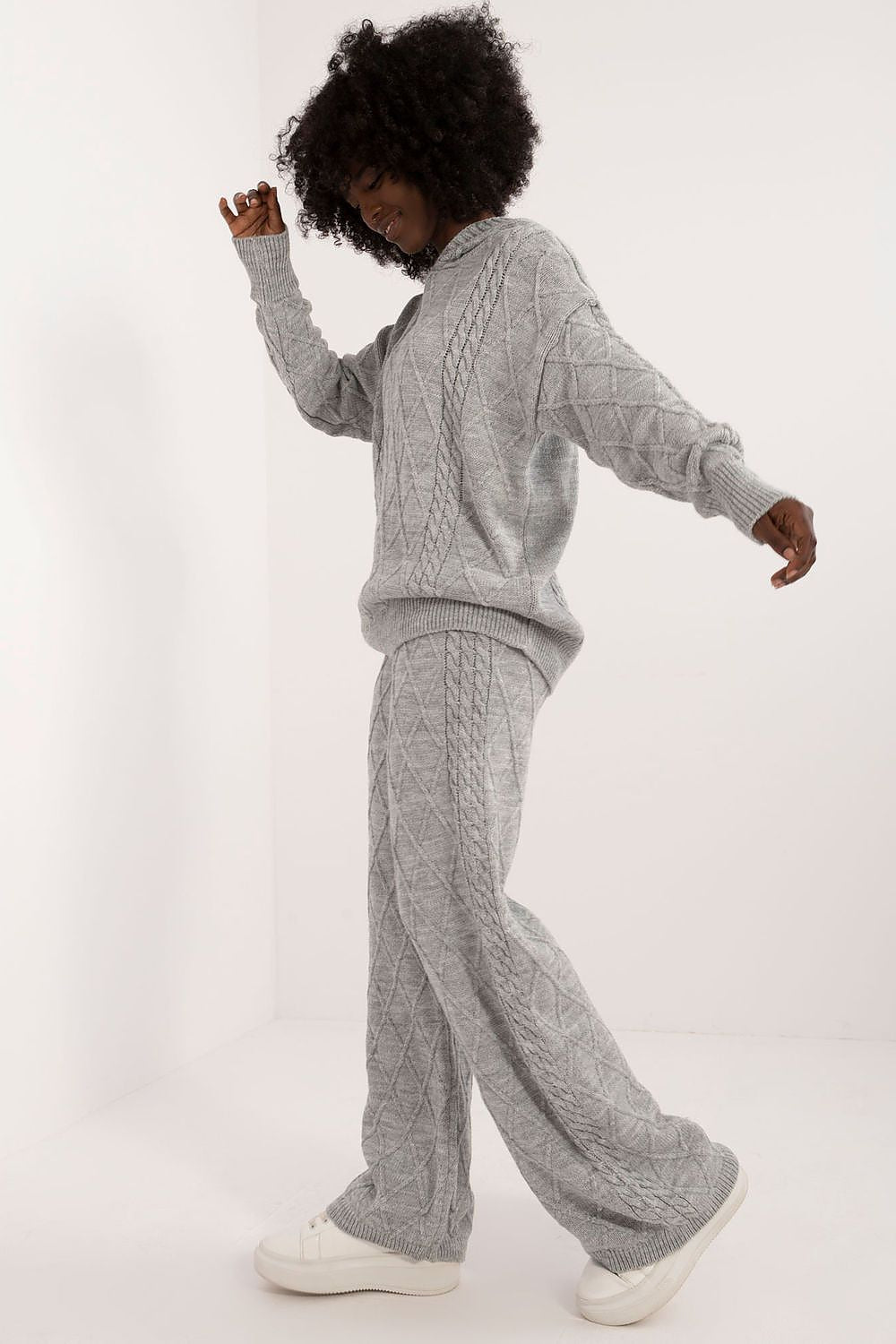 L`ensemble model 199256 Badu