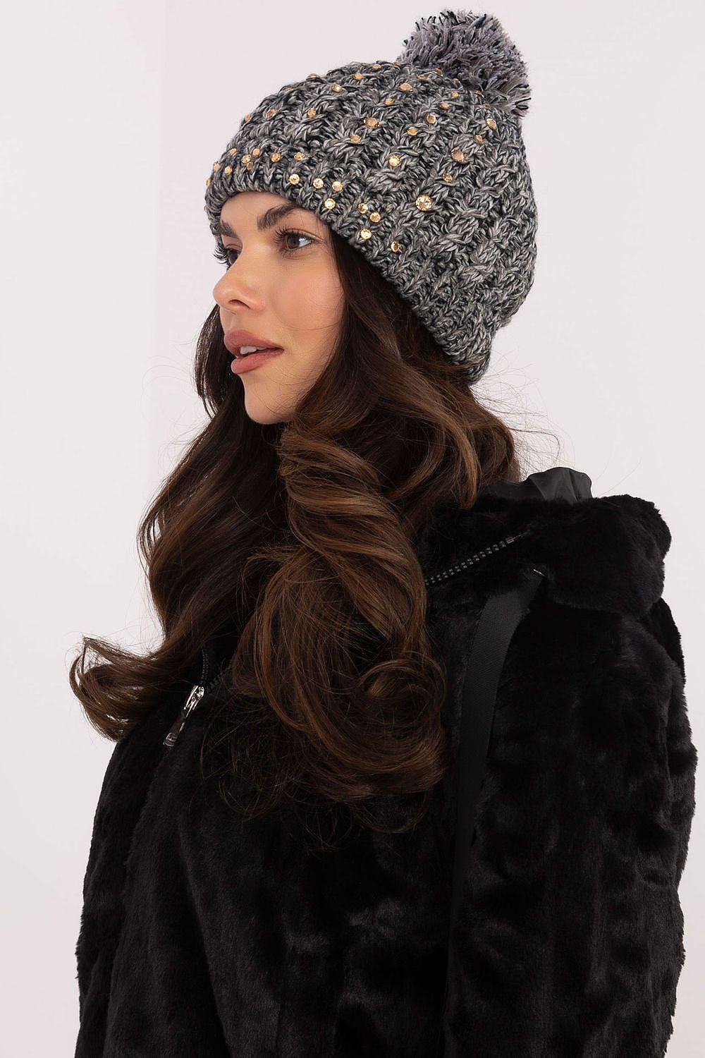 Bonnet model 203842 AT