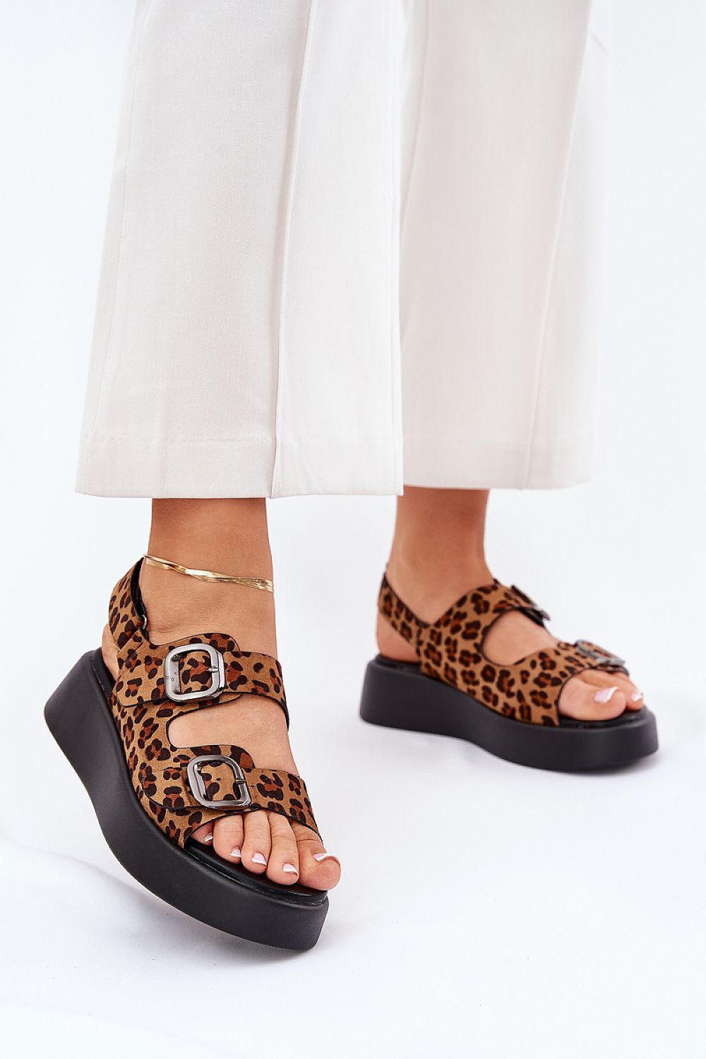  Cothurnes model 209884 Step in style 