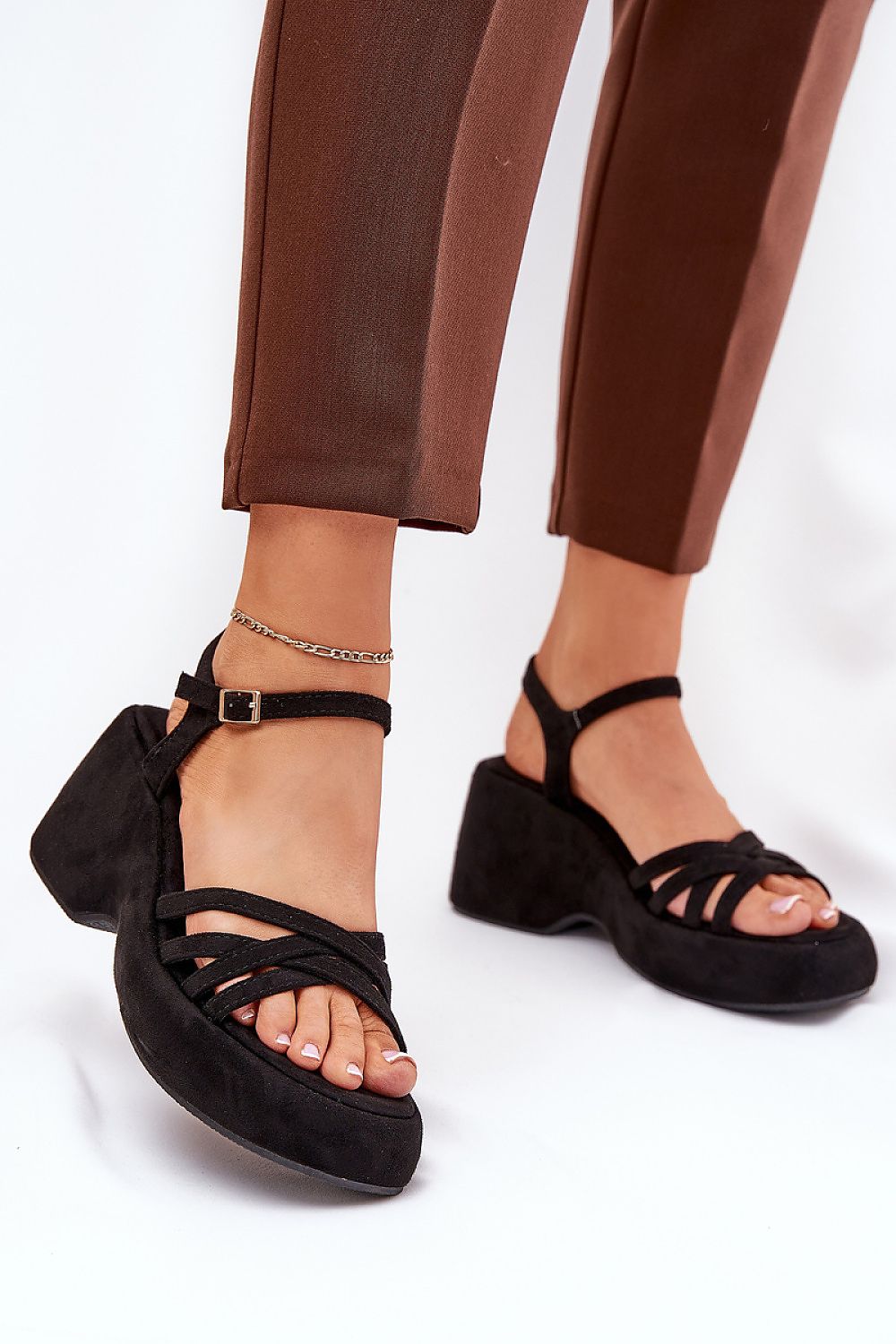  Cothurnes model 209915 Step in style 