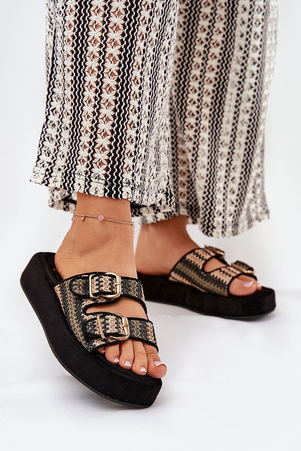  Clacquettes model 209946 Step in style 