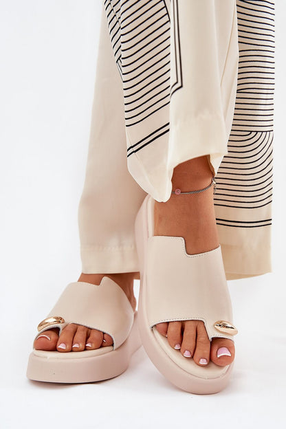  Clacquettes model 209952 Step in style 