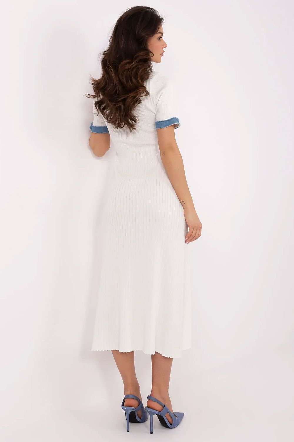  Robe de jour model 210106 NM 