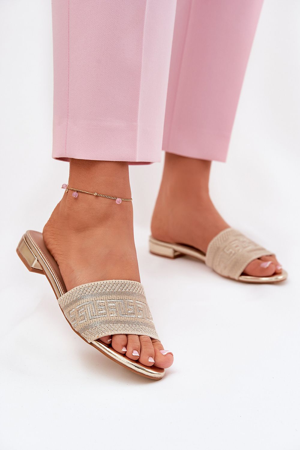  Clacquettes model 210167 Step in style 