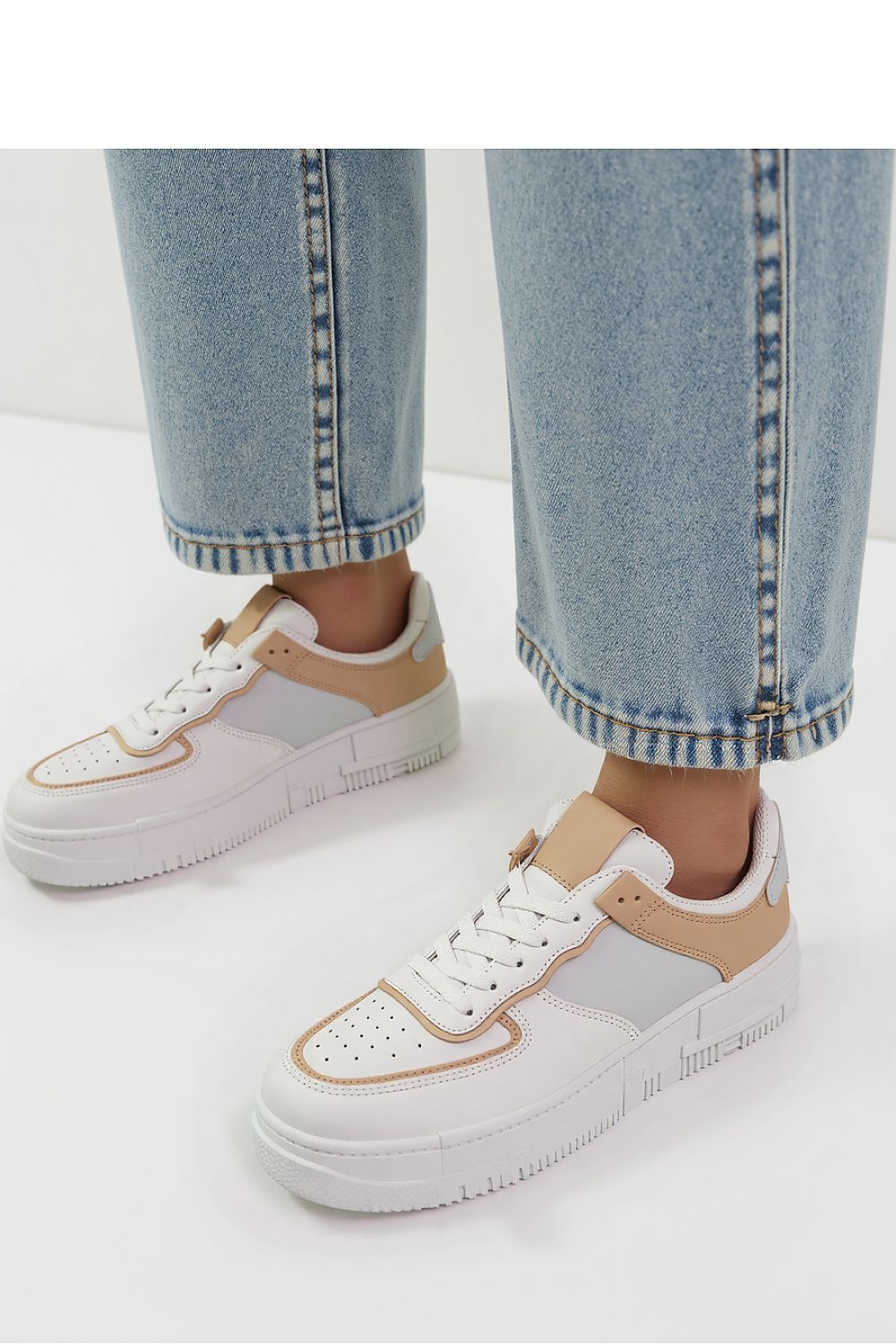  Chaussures de sport model 210181 Inello 