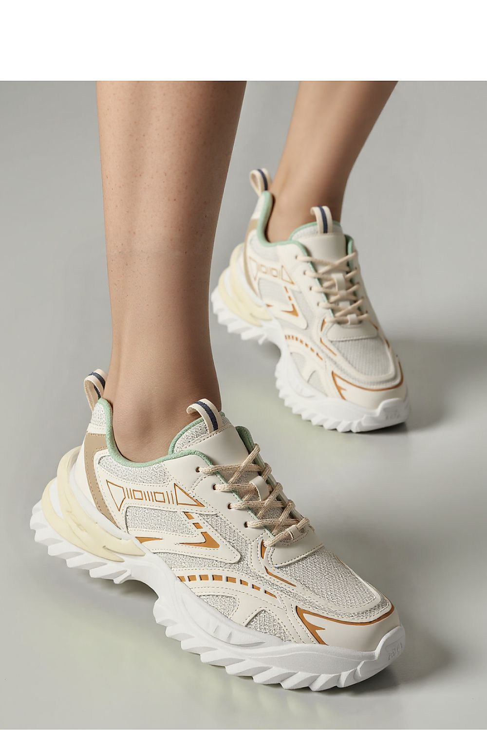  Chaussures de sport model 210197 Inello 