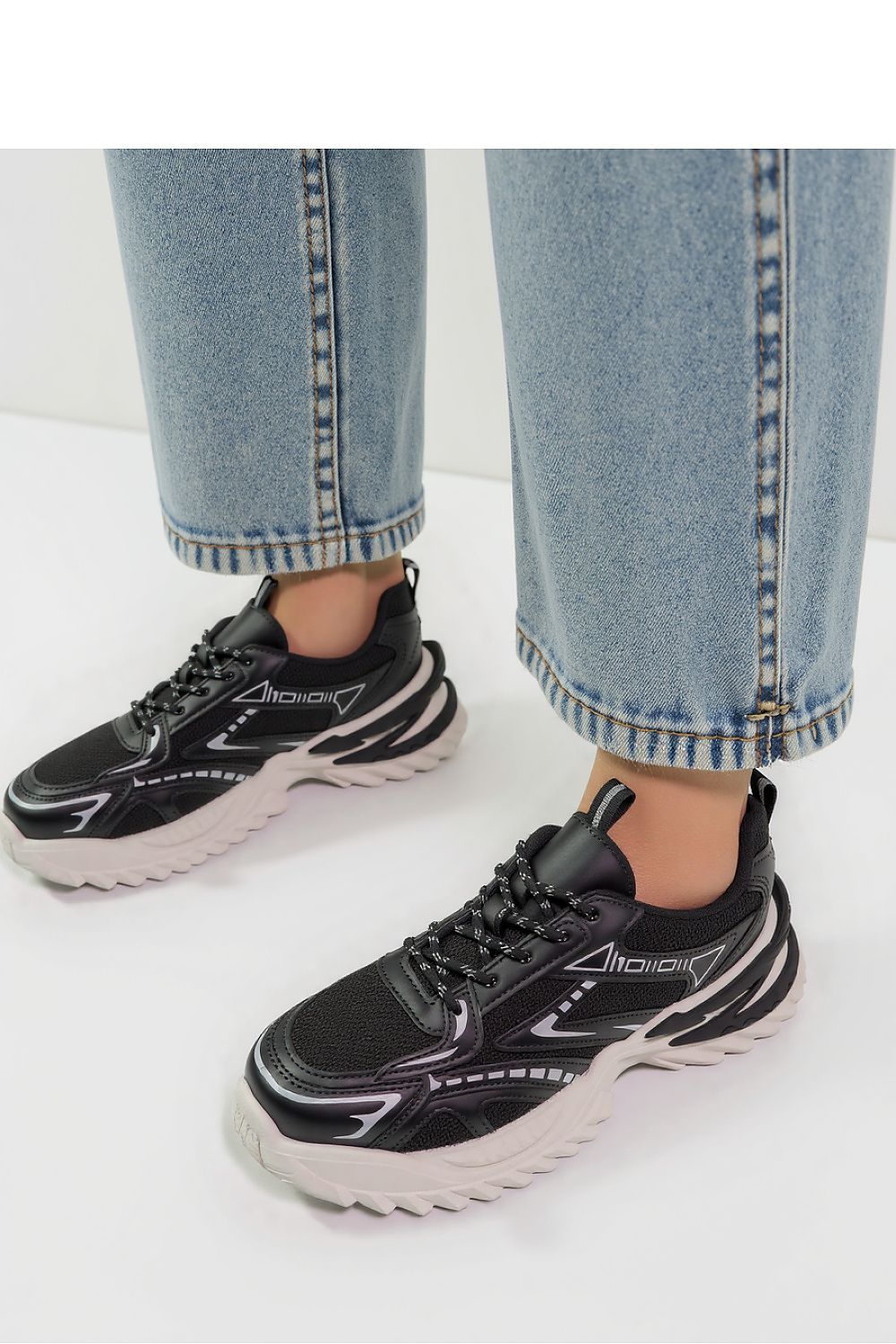  Chaussures de sport model 210198 Inello 