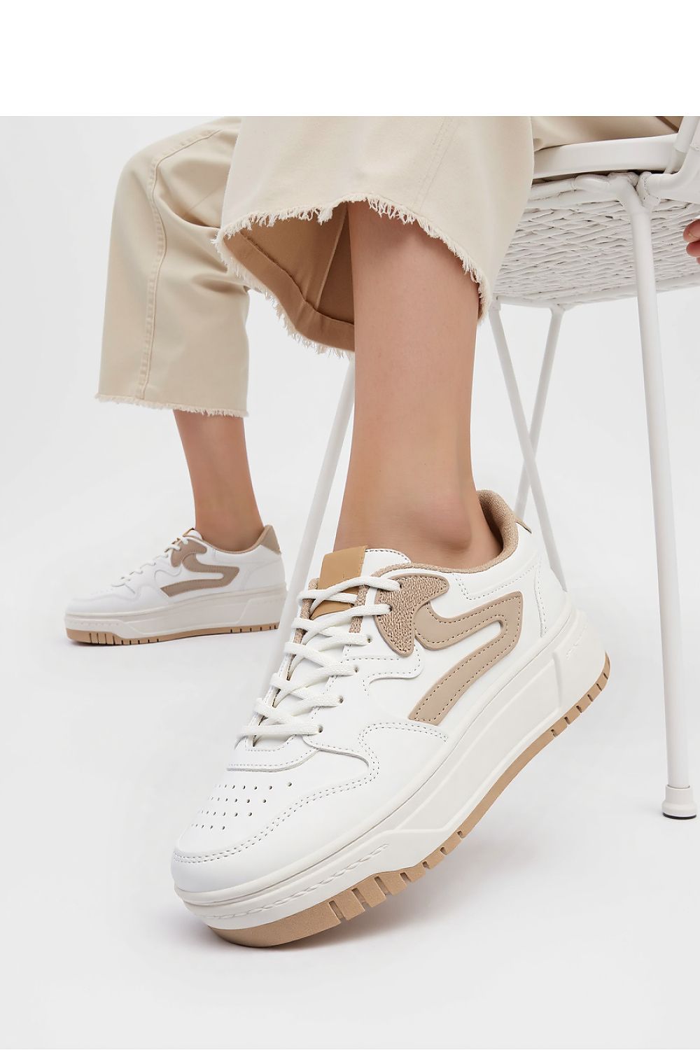  Chaussures de sport model 210256 Inello 