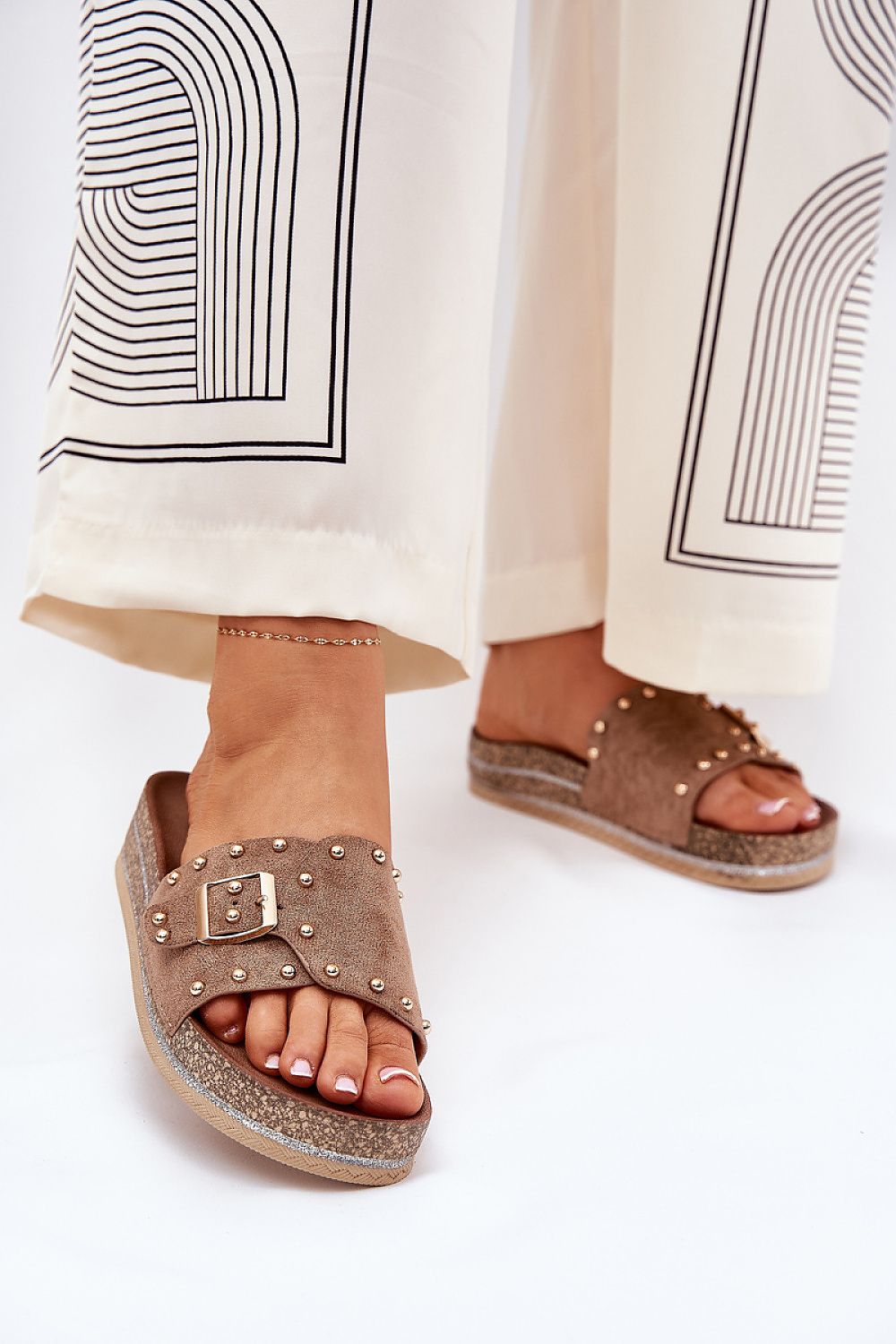  Clacquettes model 210755 Step in style 