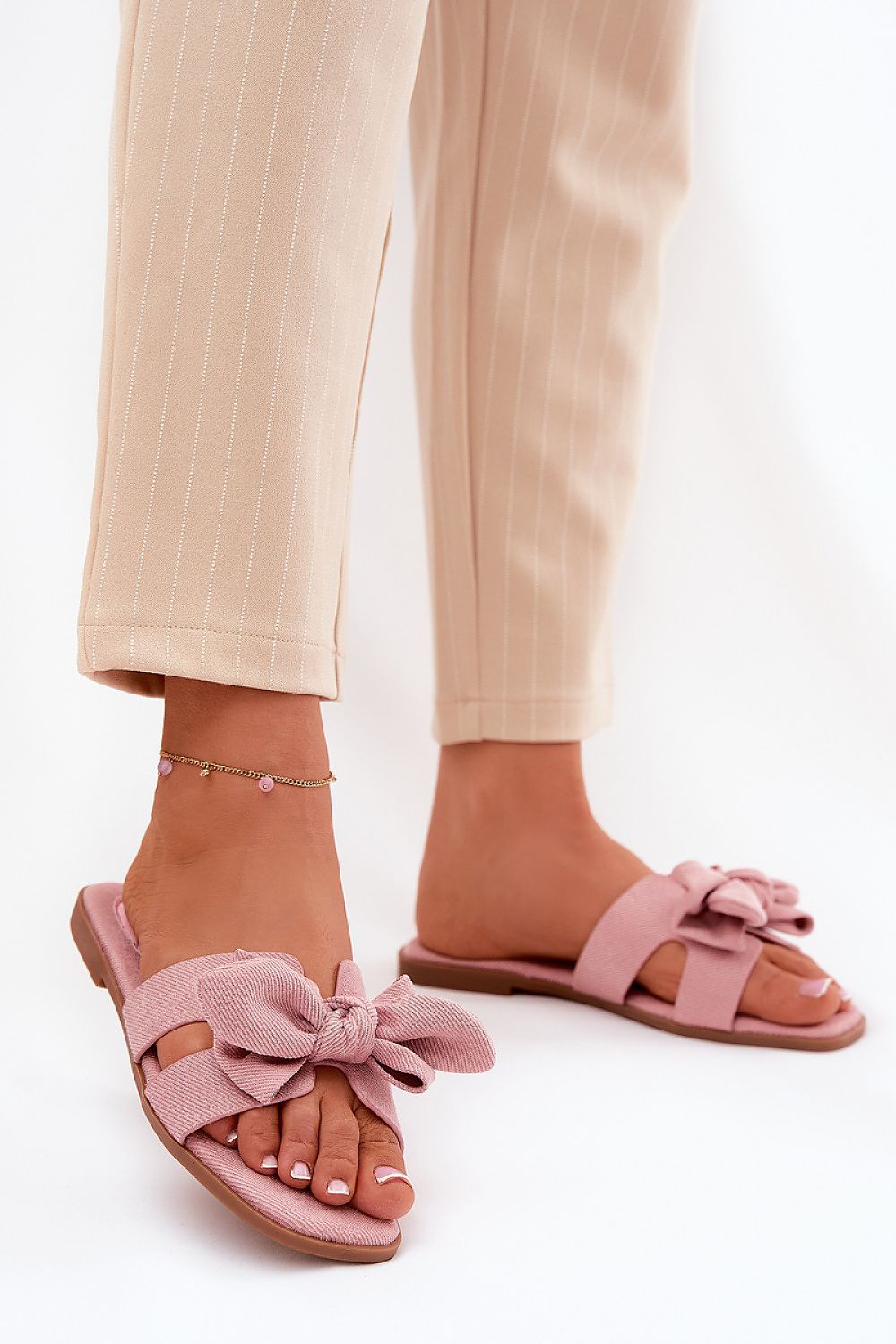  Clacquettes model 210793 Step in style 