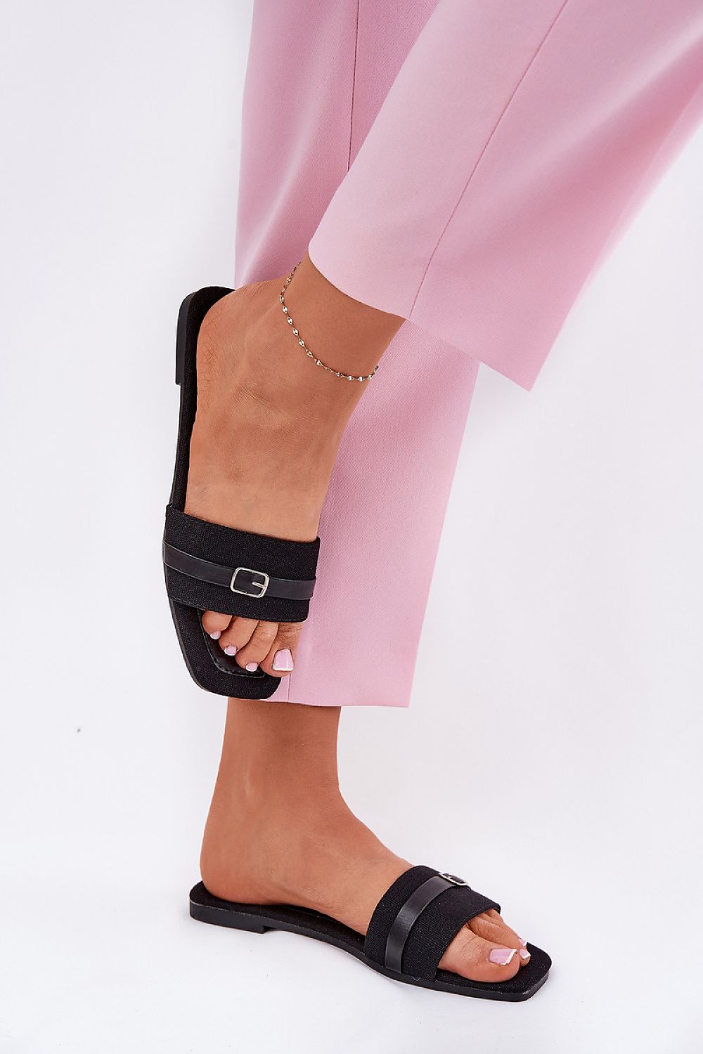  Clacquettes model 211698 Step in style 