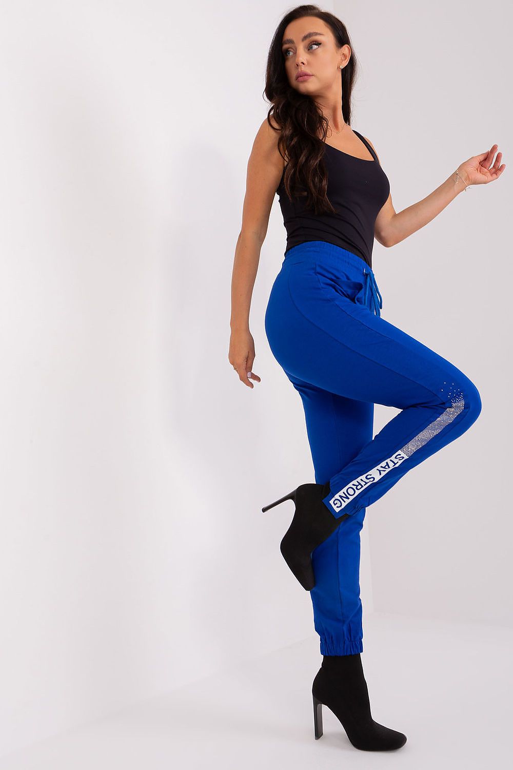  Pantalon survêtement model 211742 Relevance 