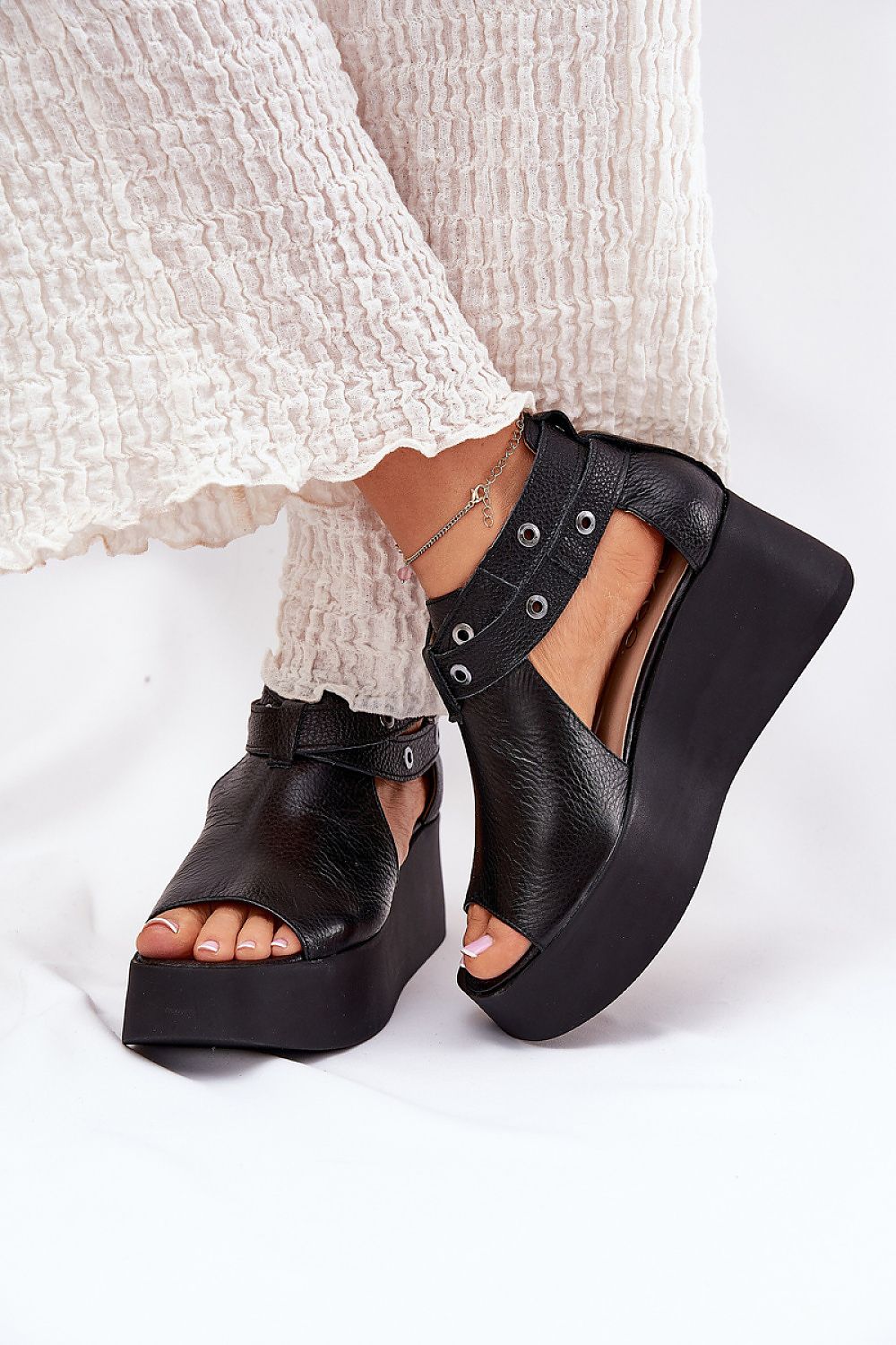  Cothurnes model 211948 Step in style 