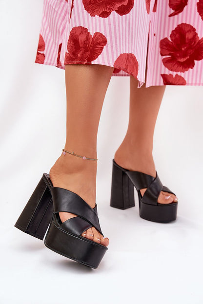  Clacquettes model 211957 Step in style 