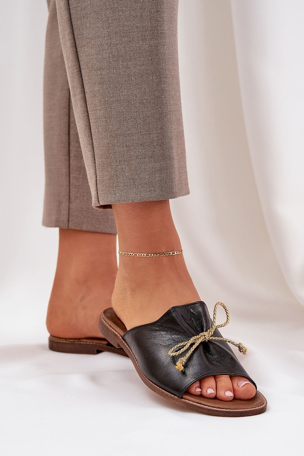 Clacquettes model 211971 Step in style 