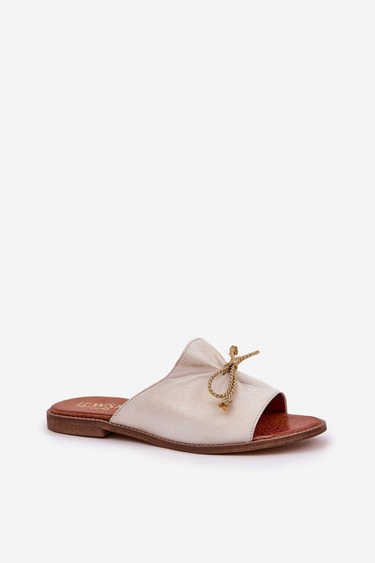  Clacquettes model 211972 Step in style 