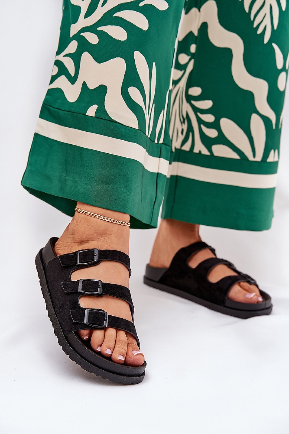  Clacquettes model 212149 Step in style 