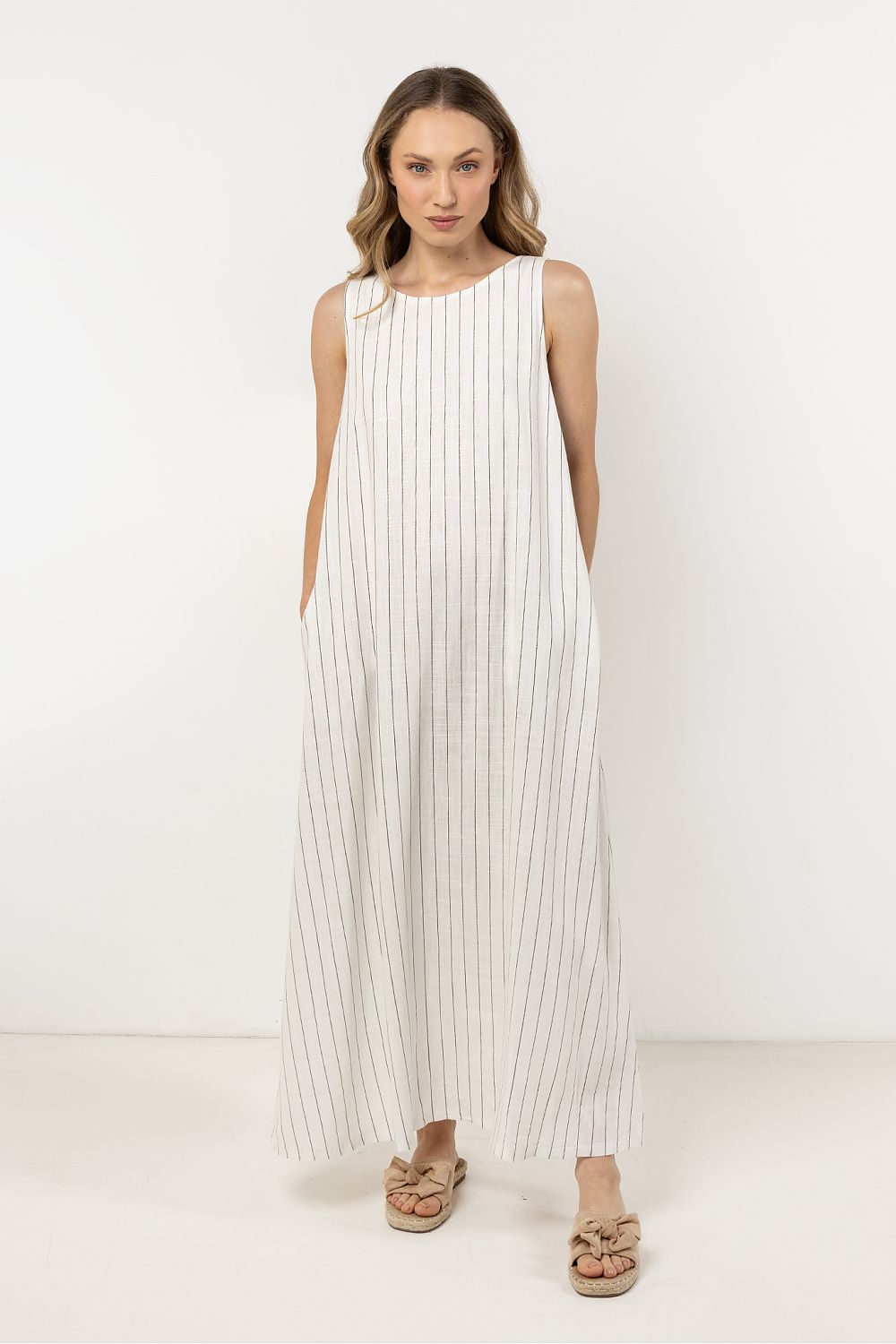  Robe de jour model 212183 awama 