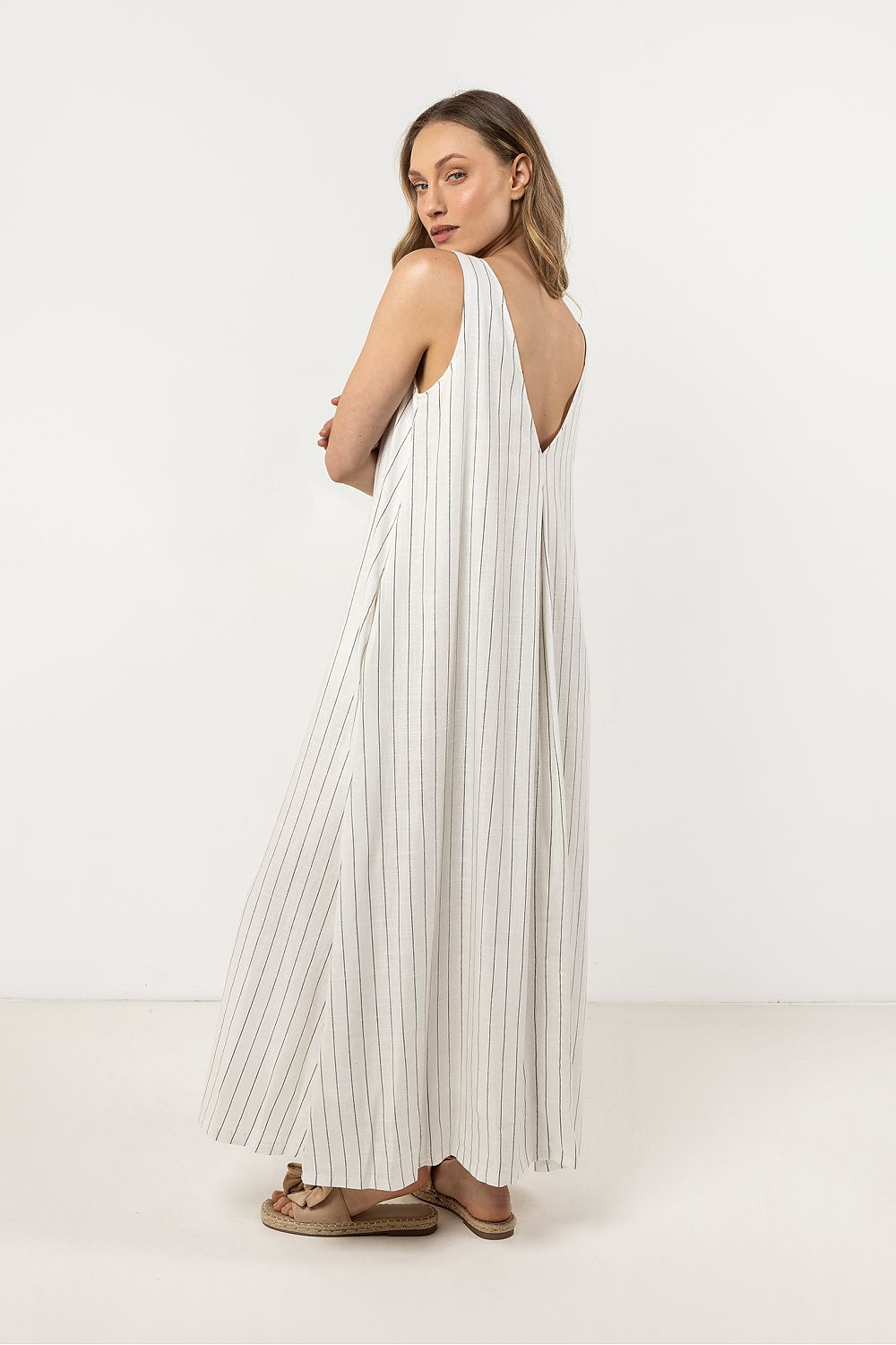  Robe de jour model 212183 awama 
