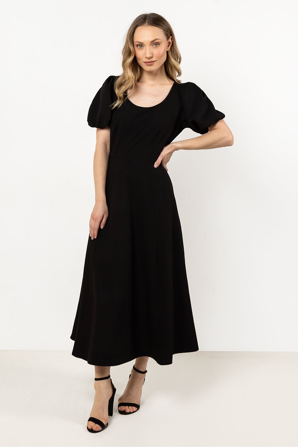  Robe de jour model 212236 awama 