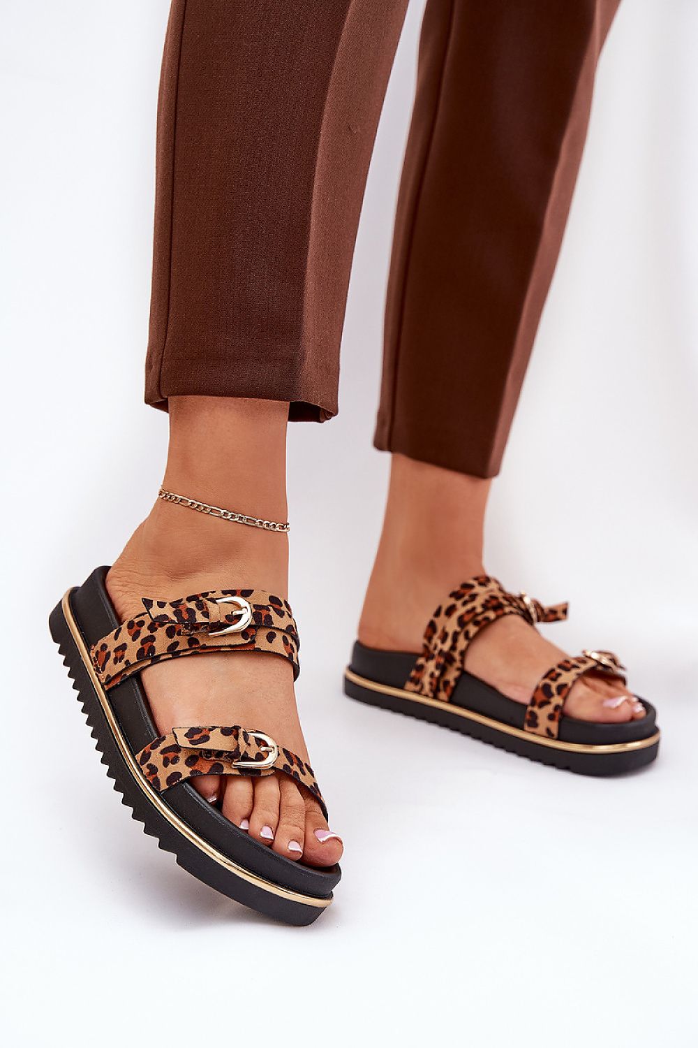  Clacquettes model 212611 Step in style 