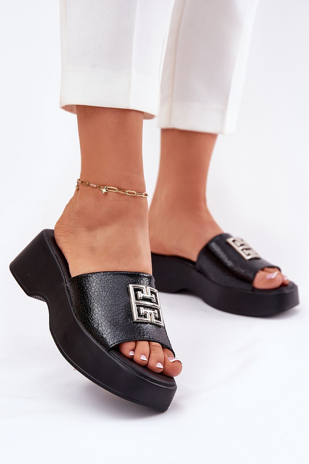  Clacquettes model 212881 Step in style 