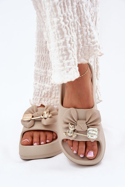 Clacquettes model 214403 Step in style 