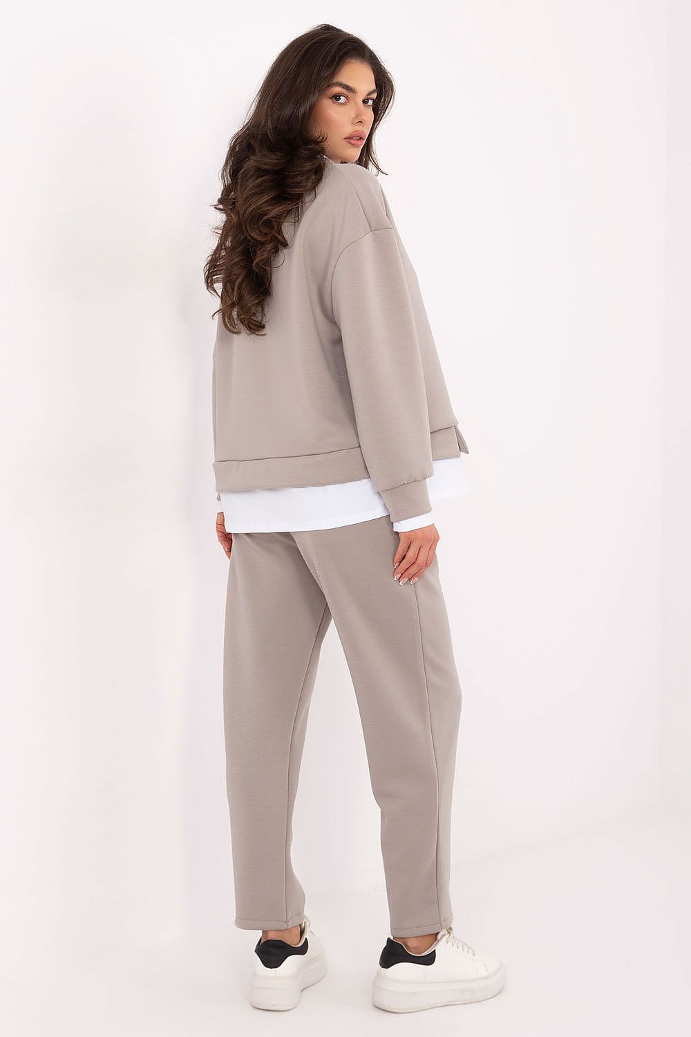 L`ensemble model 219451 Rue Paris 