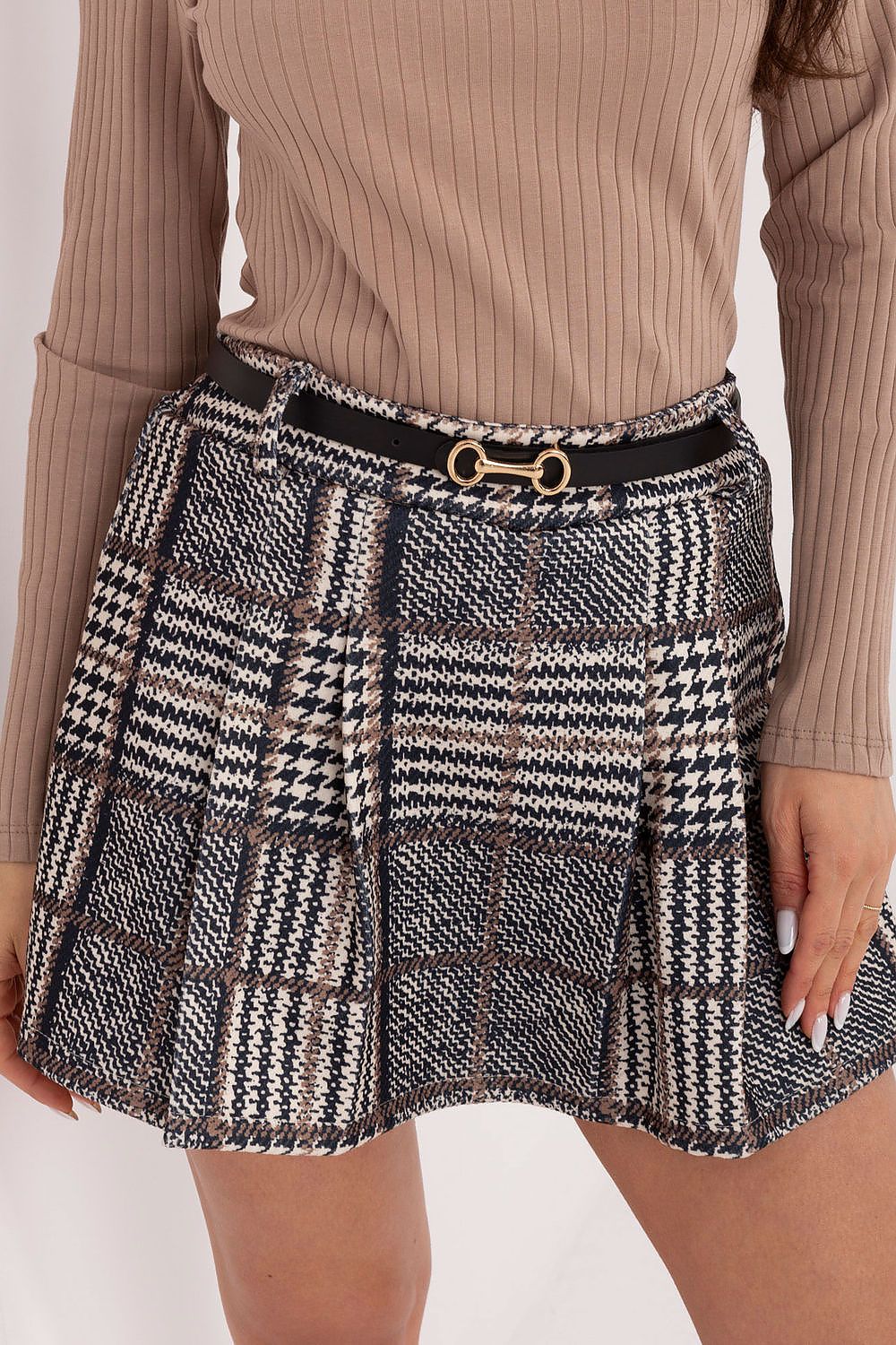  Shorts-jupe model 221576 Italy Moda 